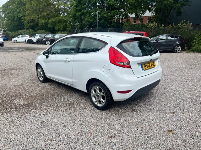 Ford Fiesta 1.25 Zetec Hatchback 129 Gkm, BV12AUE White #4