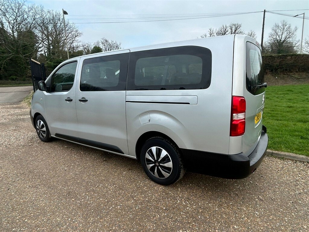 Citroen Dispatch 1.5 L 1.5 Hdi 9 Seater. Ulez Silver #4