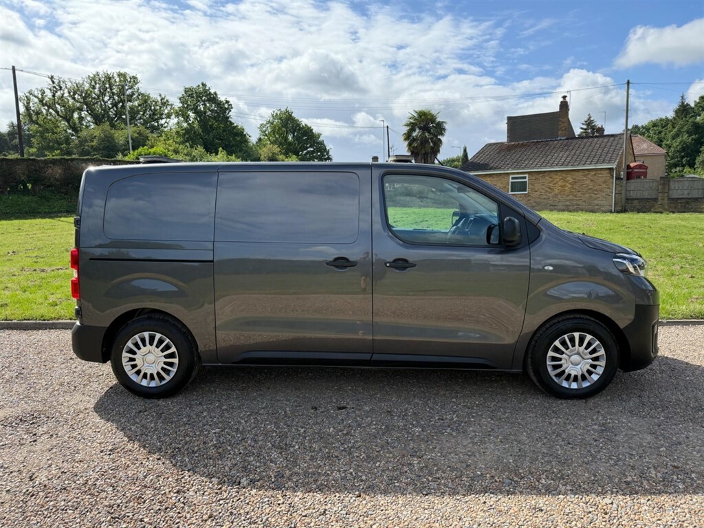 Toyota PROACE 1.5 L 1.5D Icon Medium Panel Van Mwb Euro 6 Ss Grey #2