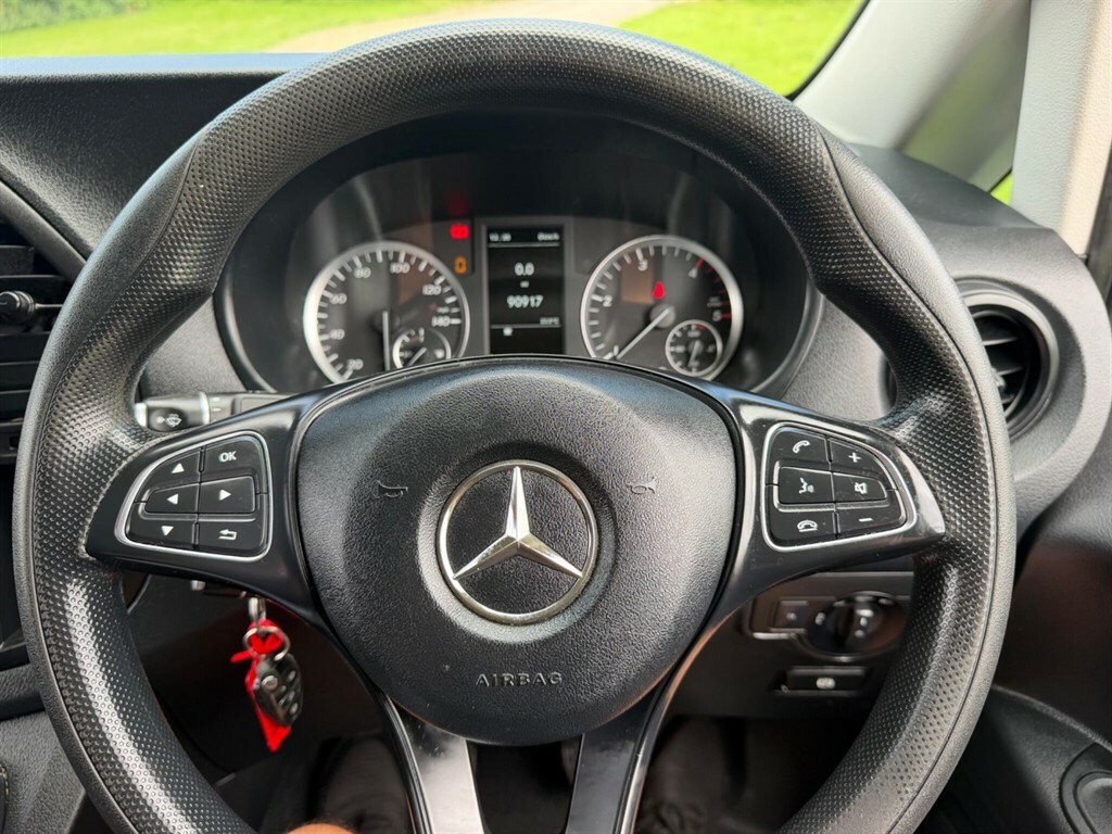 Mercedes-Benz Vito 111Cdi Van White #21