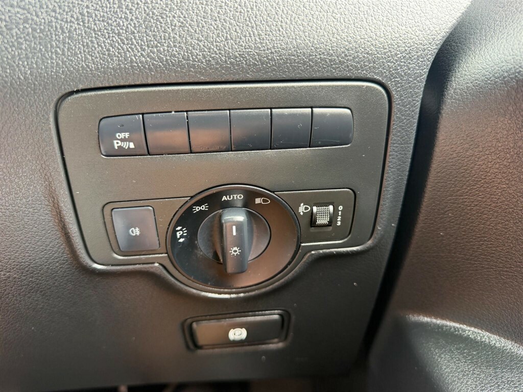 Mercedes-Benz Vito 111Cdi Van White #23