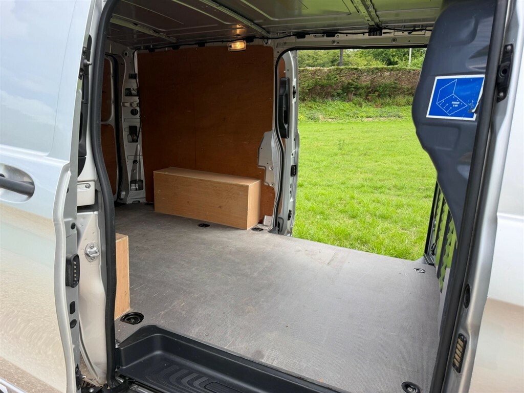 Mercedes-Benz Vito 111Cdi Van White #13