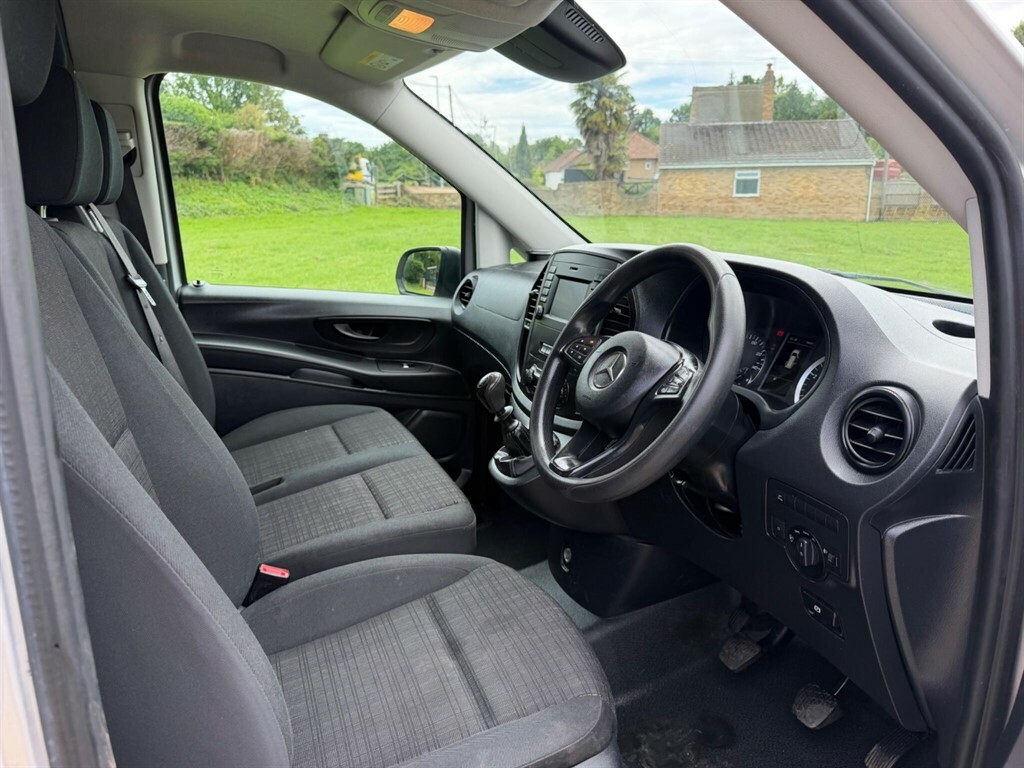 Mercedes-Benz Vito 111Cdi Van White #14