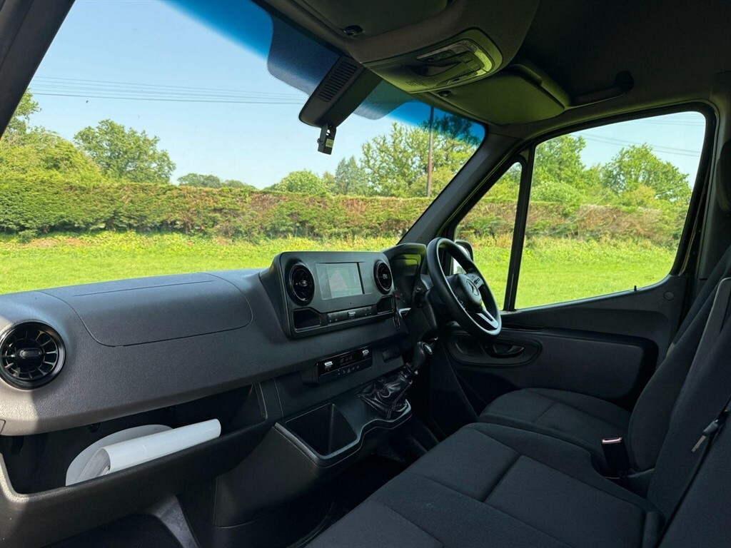 Mercedes-Benz Sprinter 317 Cdi Premium White #12