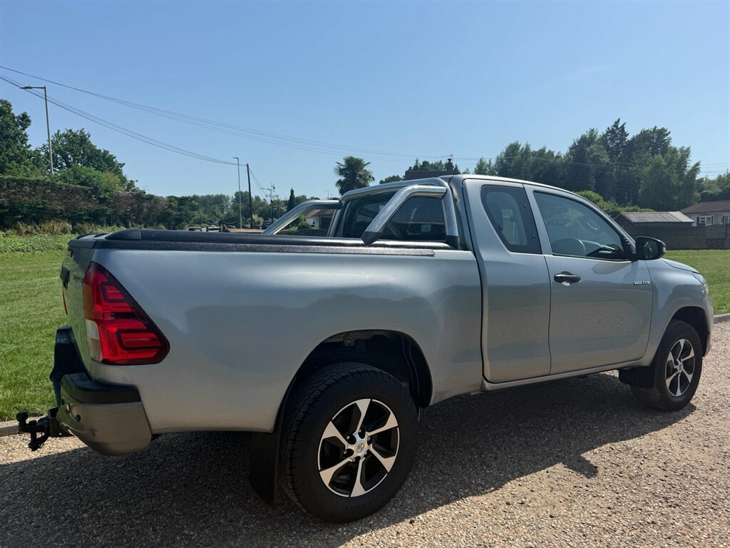 Toyota HILUX 2.4 D-4d Invincible X White #7
