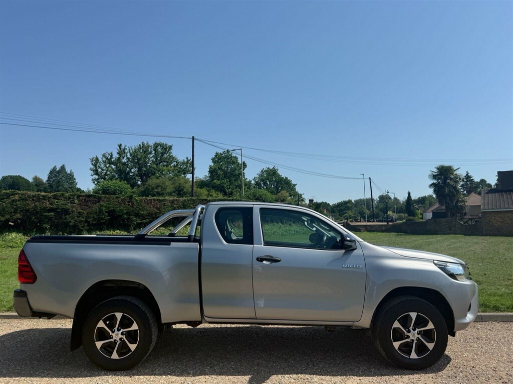 Toyota HILUX 2.4 D-4d Invincible X White #9