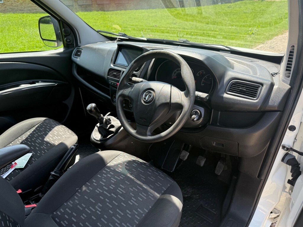 Vauxhall Combo 5 Seats 2300 Colorado 1.3 Cdti Wheelchair Accessib Blue #7