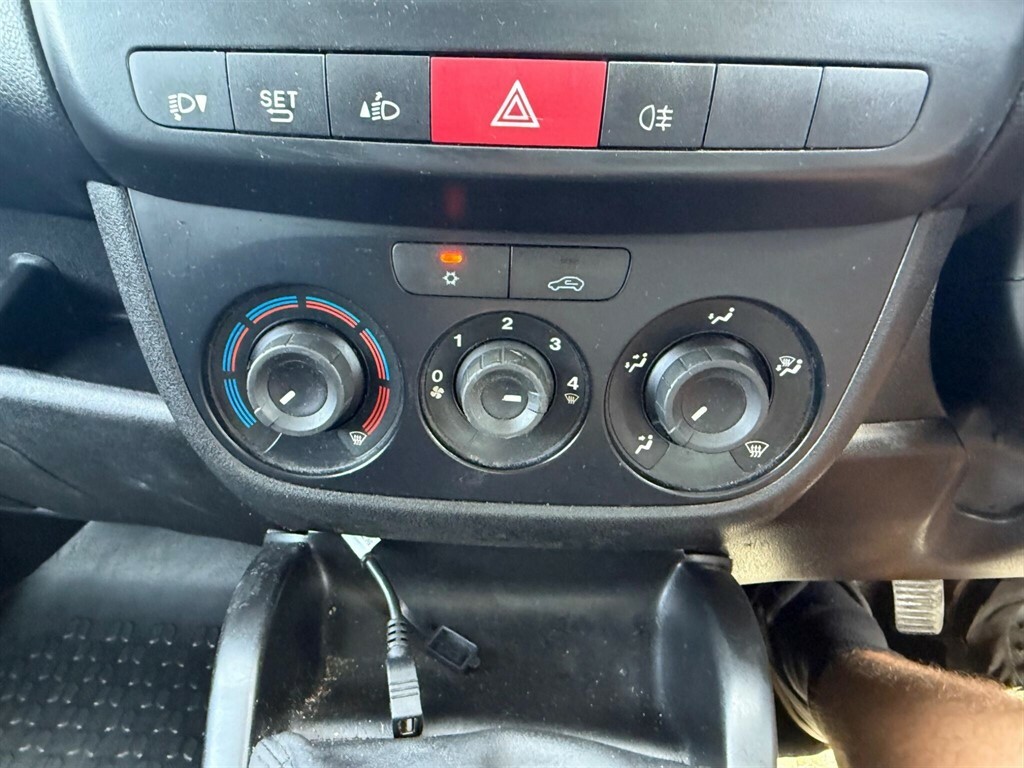 Vauxhall Combo 5 Seats 2300 Colorado 1.3 Cdti Wheelchair Accessib Blue #12