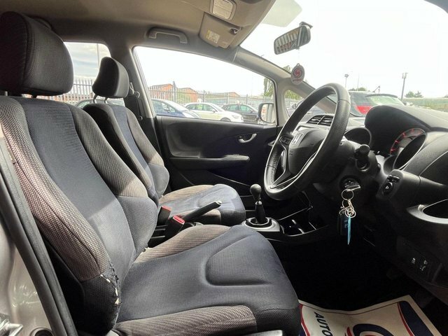 Honda Jazz 1.4 I-vtec Es Plus Hatchback Eur DU15KSX Silver #4