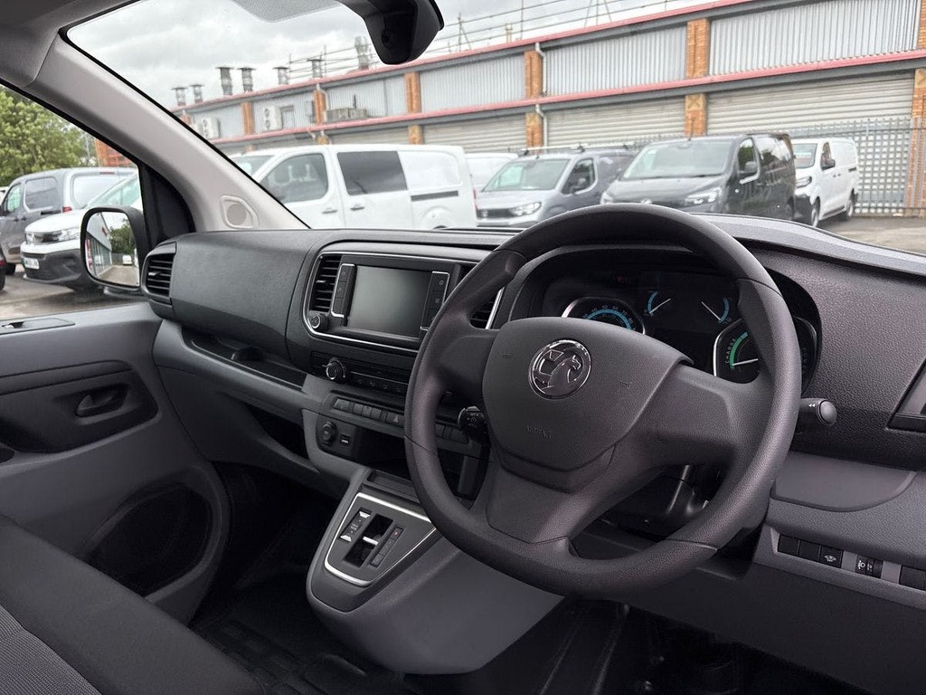 Vauxhall Vivaro 3100 50Kwh Dynamic Panel Van 6Dr L2 White #5