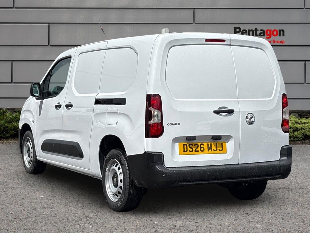Vauxhall Combo 1.5 Turbo D 100Ps Prime H1 Crew Van Silver #2