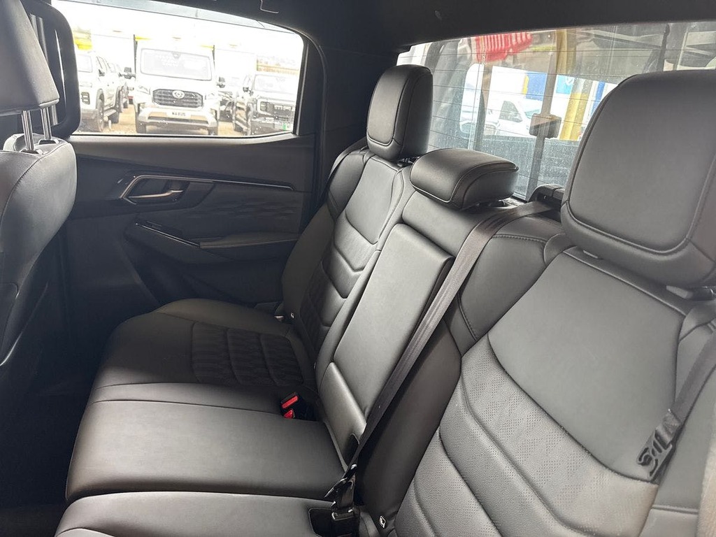 Isuzu D-Max 1.9 V-cross Double Cab 4X4 Orange #9