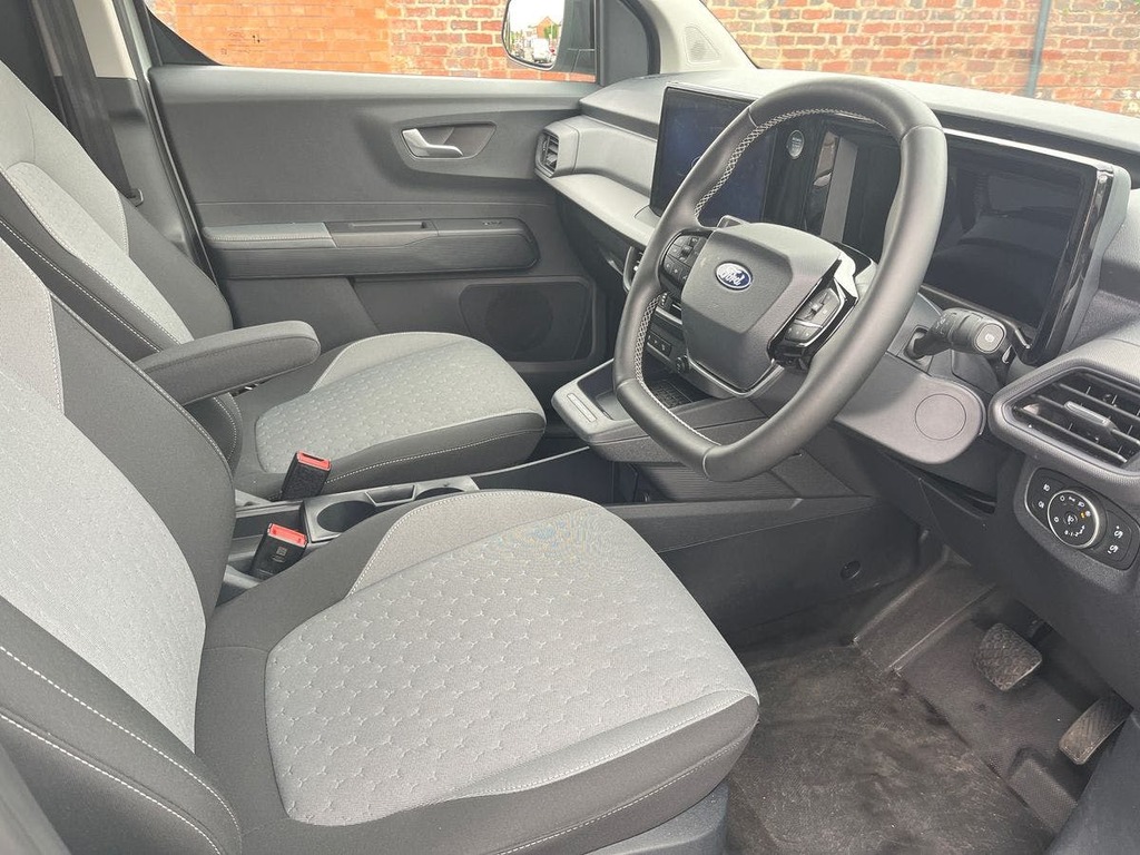 Ford Transit Courier 43Kwh Limited Panel Van Swb 136 Grey #5