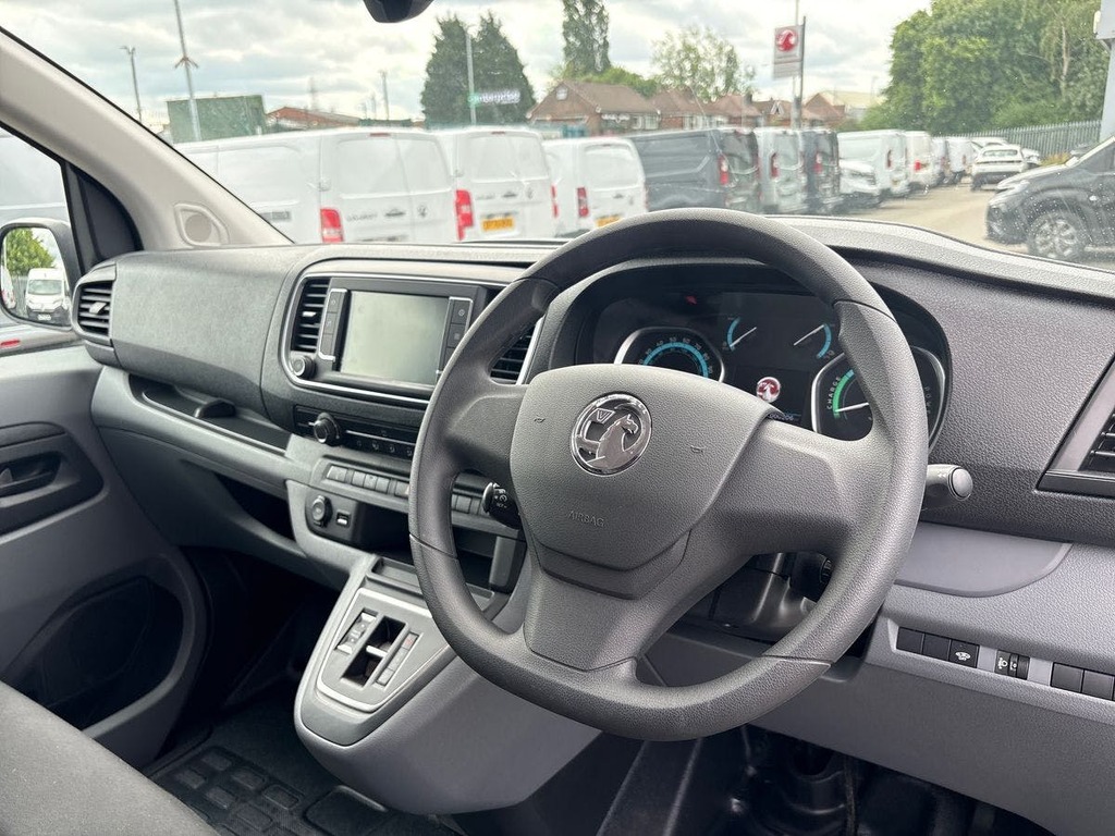 Vauxhall Vivaro 3100 75Kwh Dynamic Panel Van 6Dr L2 White #5