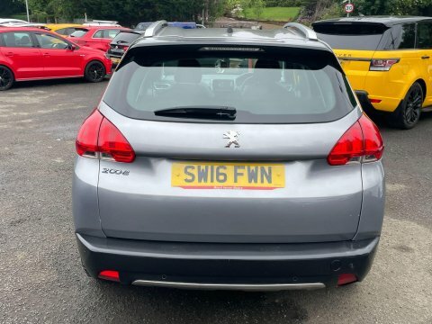 Peugeot 2008 1.2 Puretech Allure SW16FWN #5