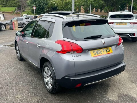 Peugeot 2008 1.2 Puretech Allure SW16FWN #4