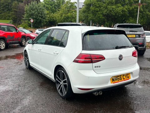 Volkswagen Golf 2.0 Tdi Bluemotion MM66CYG White #4