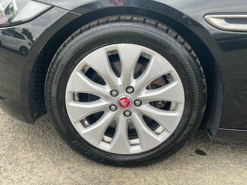 Jaguar XE 2.0D Se Euro Black #4
