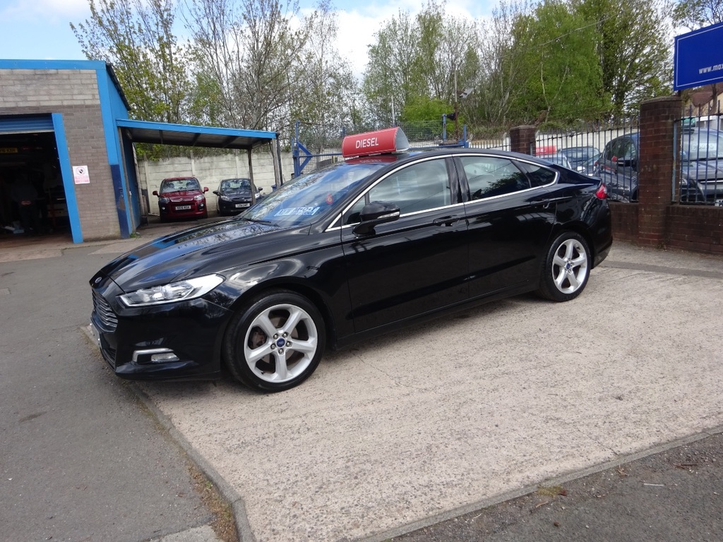 Ford Mondeo Hatchback Grey #3