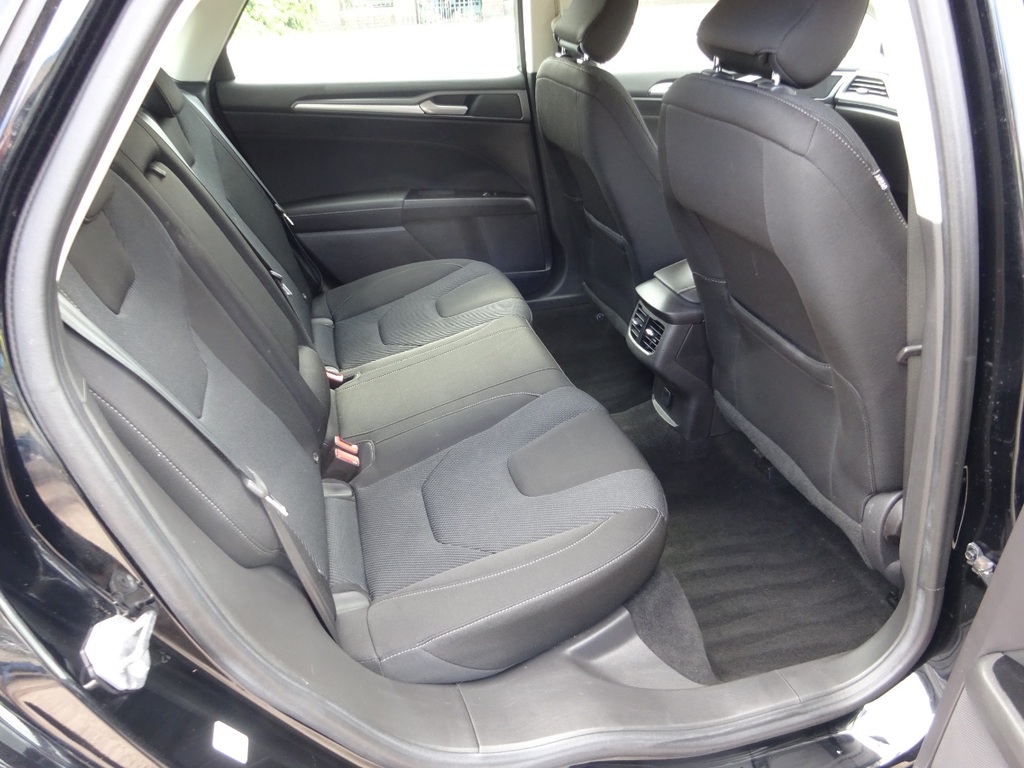 Ford Mondeo Hatchback Grey #14
