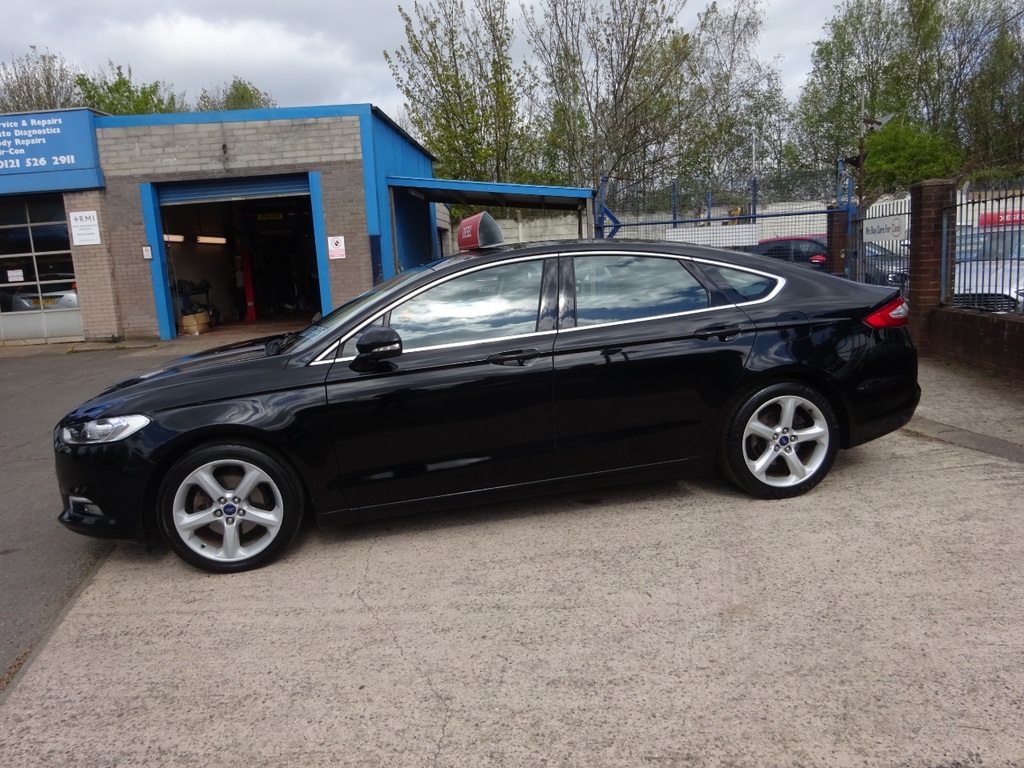 Ford Mondeo Hatchback Grey #4