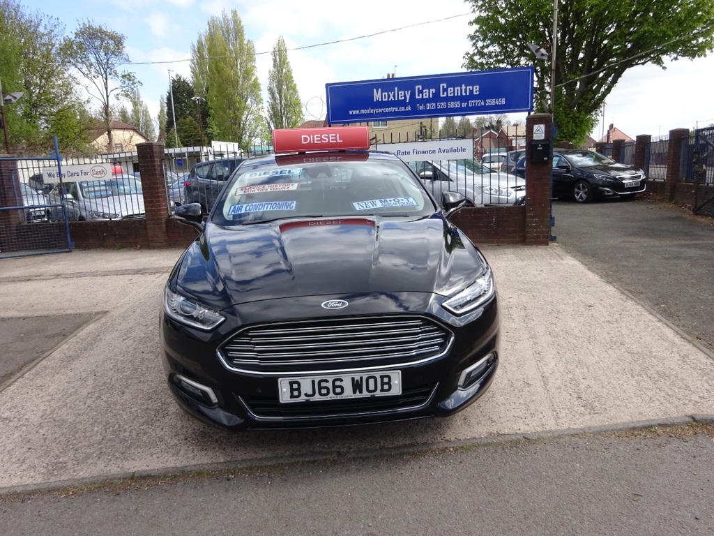 Ford Mondeo Hatchback Grey #2