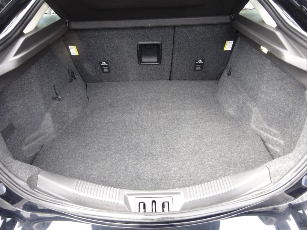 Ford Mondeo Hatchback Grey #15