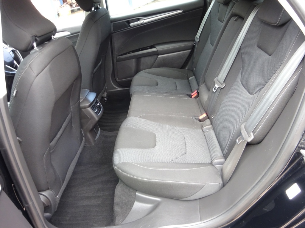 Ford Mondeo Hatchback Grey #13