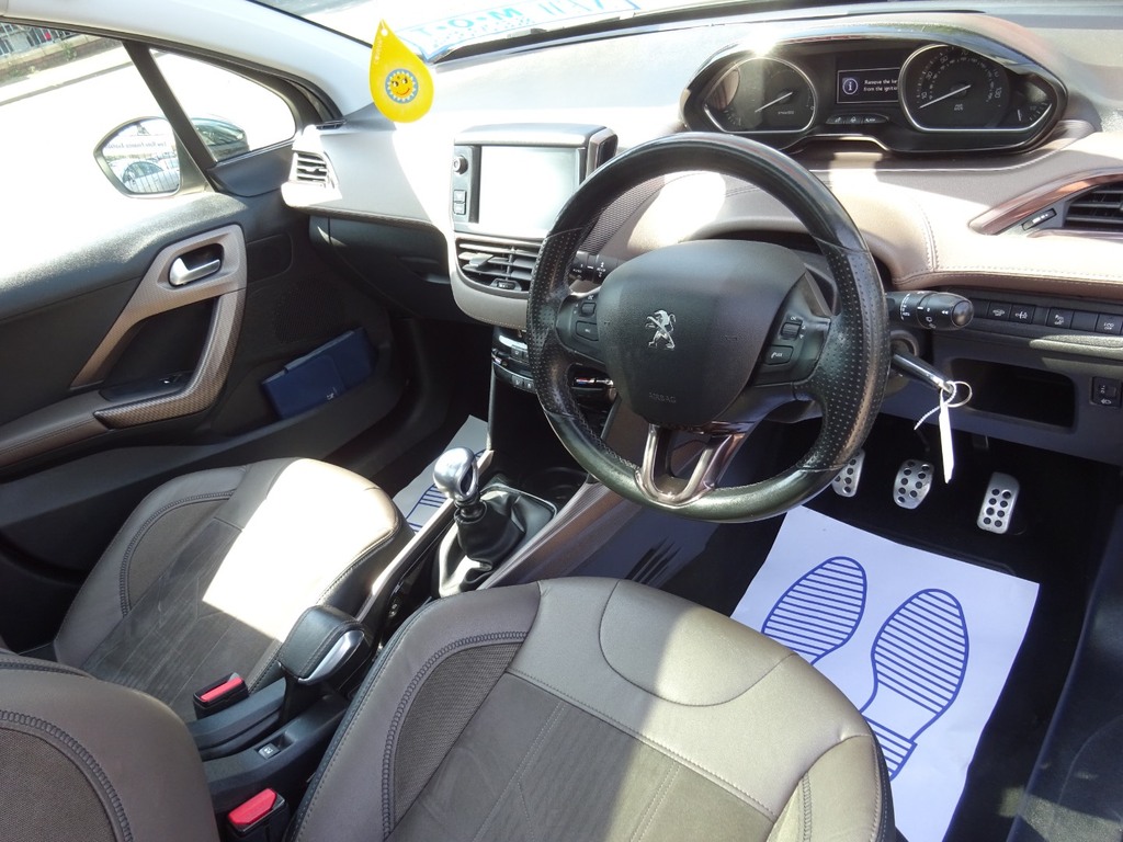 Peugeot 2008 Active Blue #9
