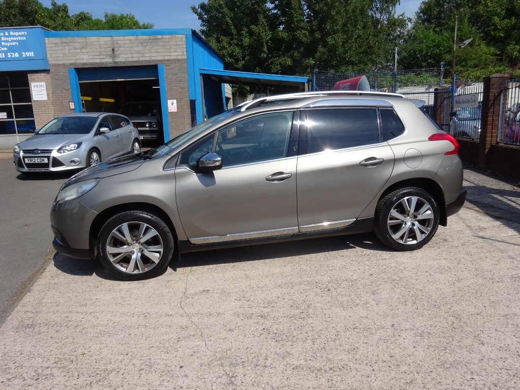 Peugeot 2008 Active Blue #4