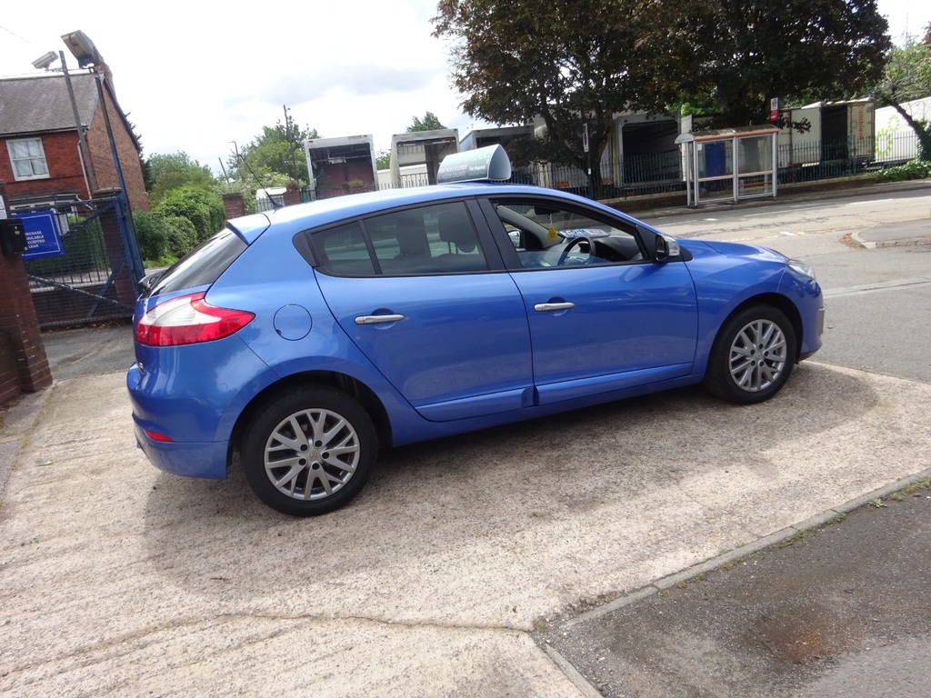 Renault Megane Dynamique Tom Tom White #7