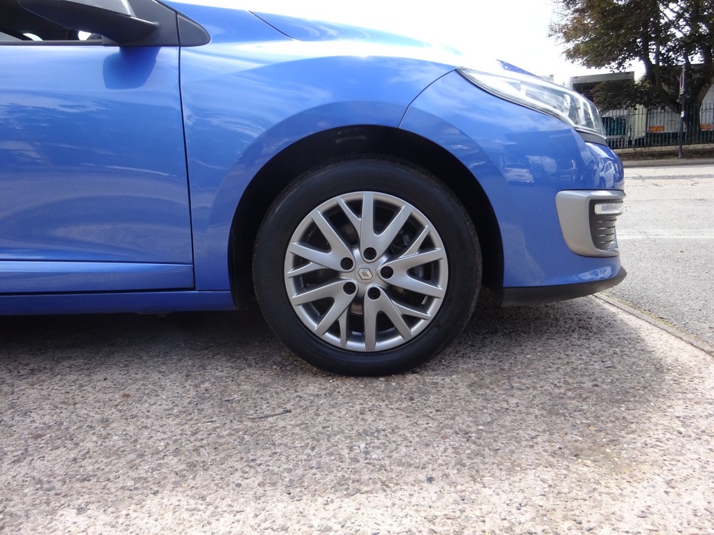Renault Megane Dynamique Tom Tom White #16