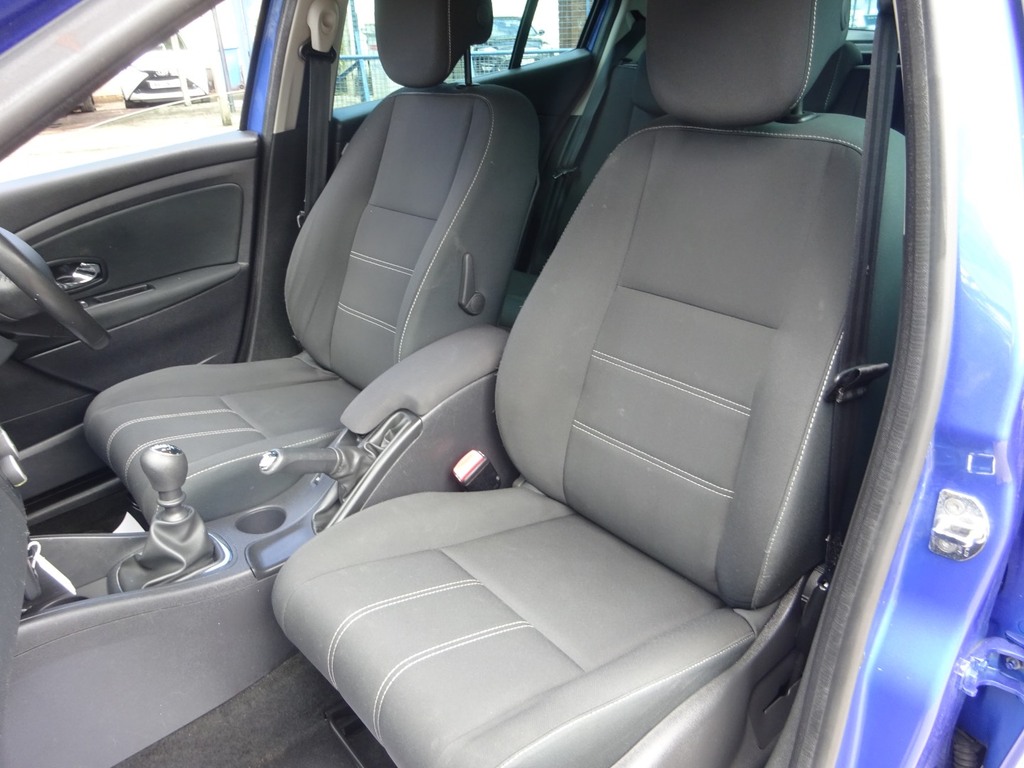 Renault Megane Dynamique Tom Tom White #12