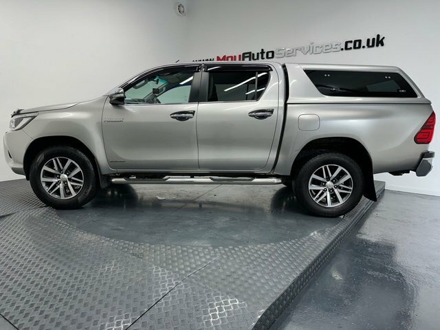 Toyota HILUX 2017 2.4 D-4d Invincible Pickup Double Cab Die Silver #4