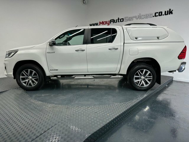 Toyota HILUX 2019 2.4 D-4d Invincible X Pickup Double Cab D GN19MYW White #2