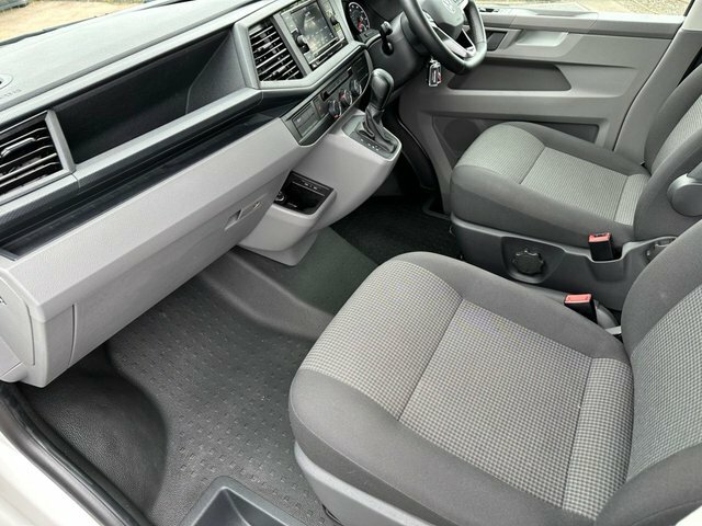 Volkswagen Transporter 2.0 Tdi 110 Commerce Plus Van White #23