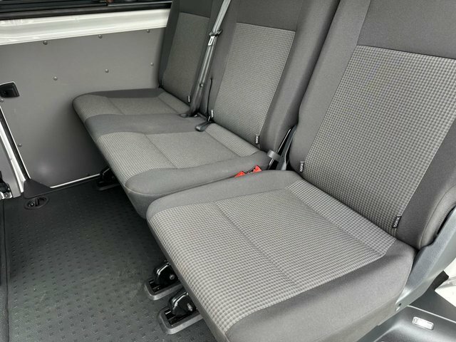 Volkswagen Transporter 2.0 Tdi 110 Commerce Plus Van White #24