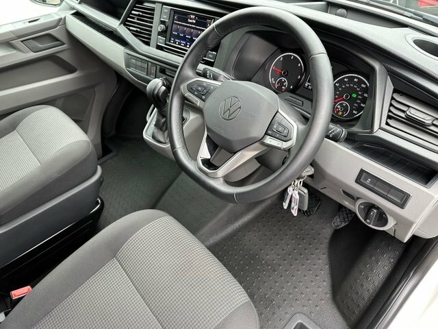 Volkswagen Transporter 2.0 Tdi 110 Commerce Plus Van White #10