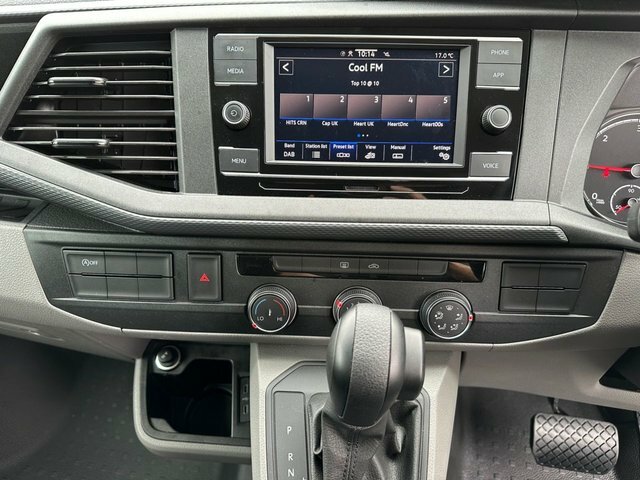 Volkswagen Transporter 2.0 Tdi 110 Commerce Plus Van White #17
