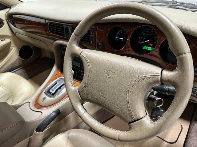 Jaguar XJ 3.2 V8 Green #10