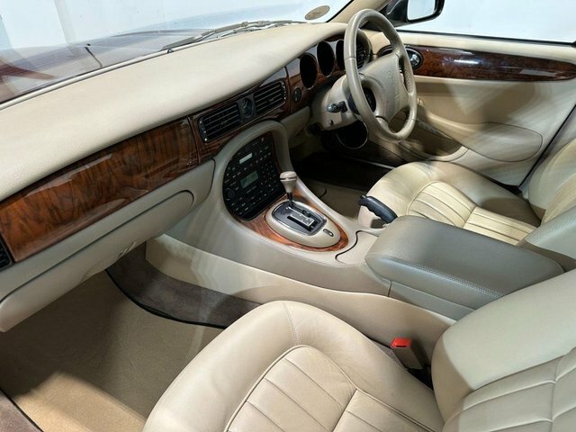 Jaguar XJ 3.2 V8 Green #15