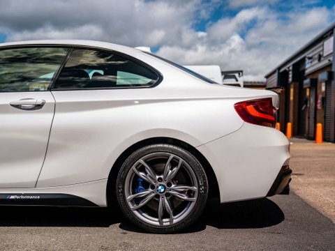 BMW 2 Series Convertible White #25