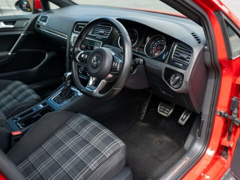 Volkswagen Golf 2.0 Golf Gtd Red #3