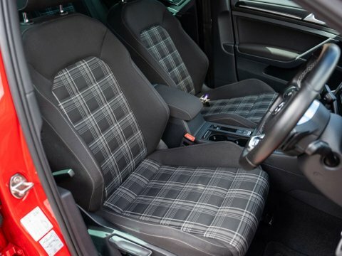 Volkswagen Golf 2.0 Golf Gtd Red #5