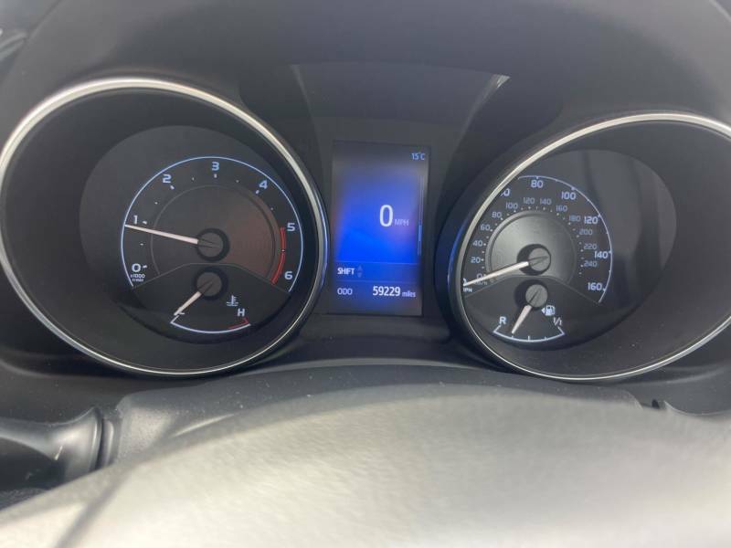 Toyota Auris 1.6 D-4d Business Edition MF17AVC White #2