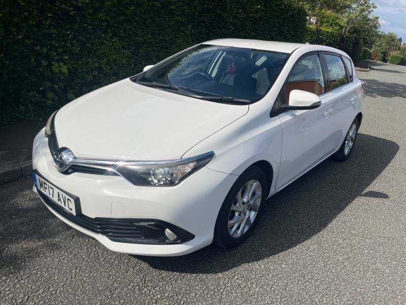 Toyota Auris 1.6 D-4d Business Edition MF17AVC White #5