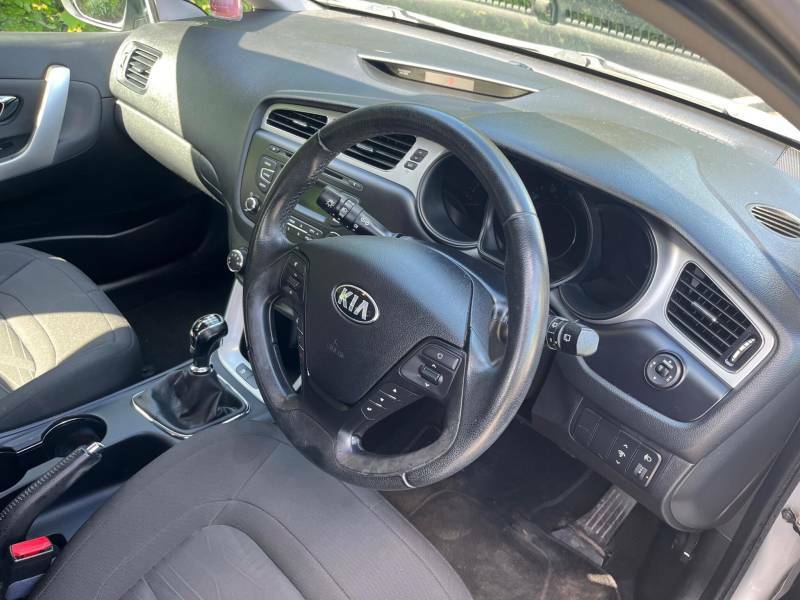 Kia Ceed Hatchback Silver #7