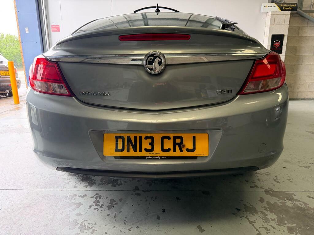 Vauxhall Insignia Hatchback Black #8