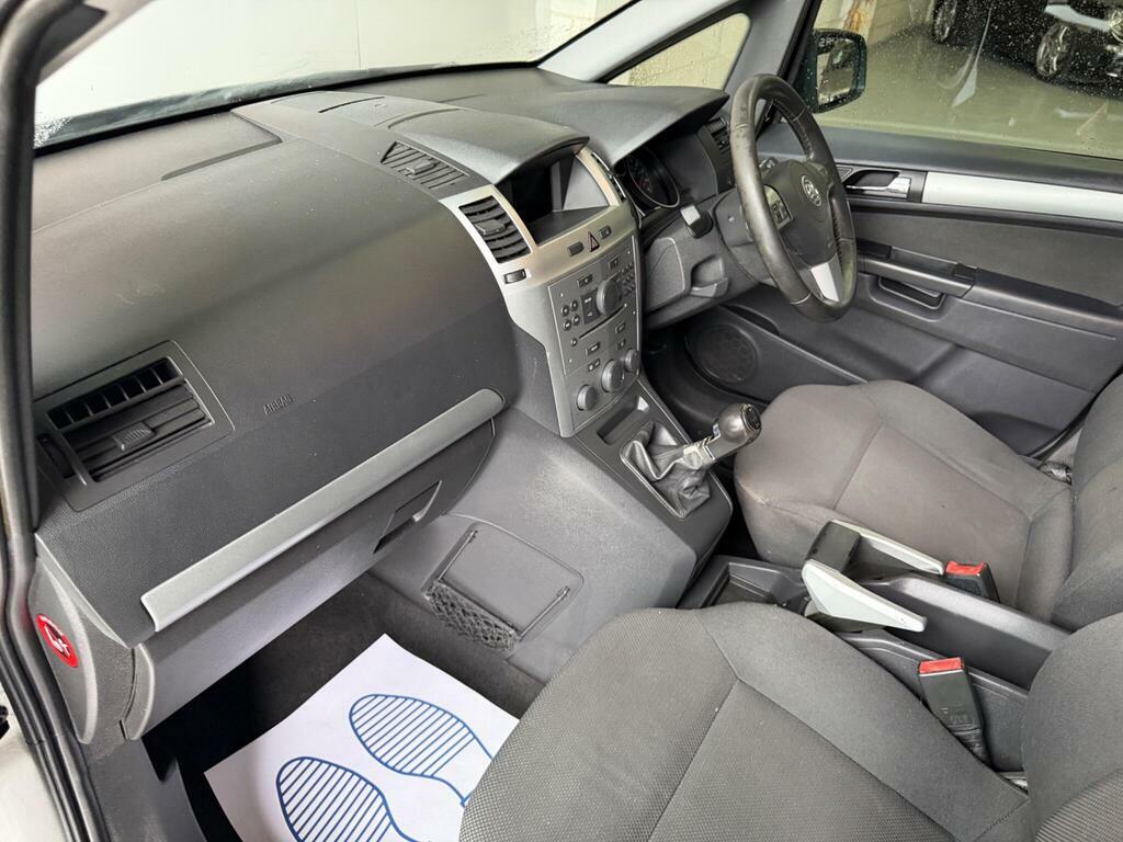Vauxhall Zafira Black #38