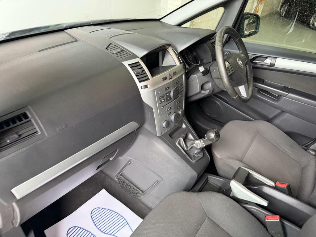 Vauxhall Zafira Black #39
